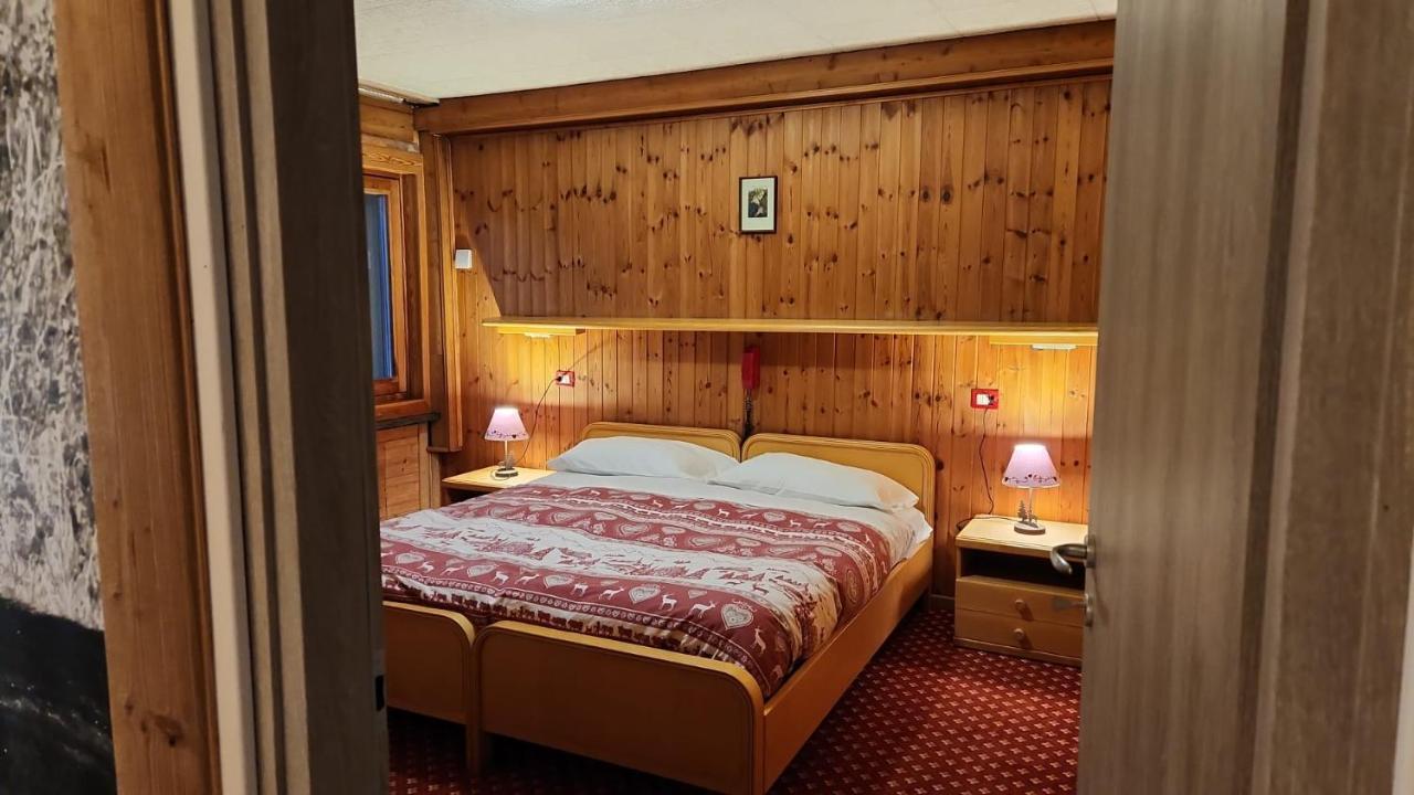 Apartments Suites Lac Bleu Breuil-Cervinia Exterior photo