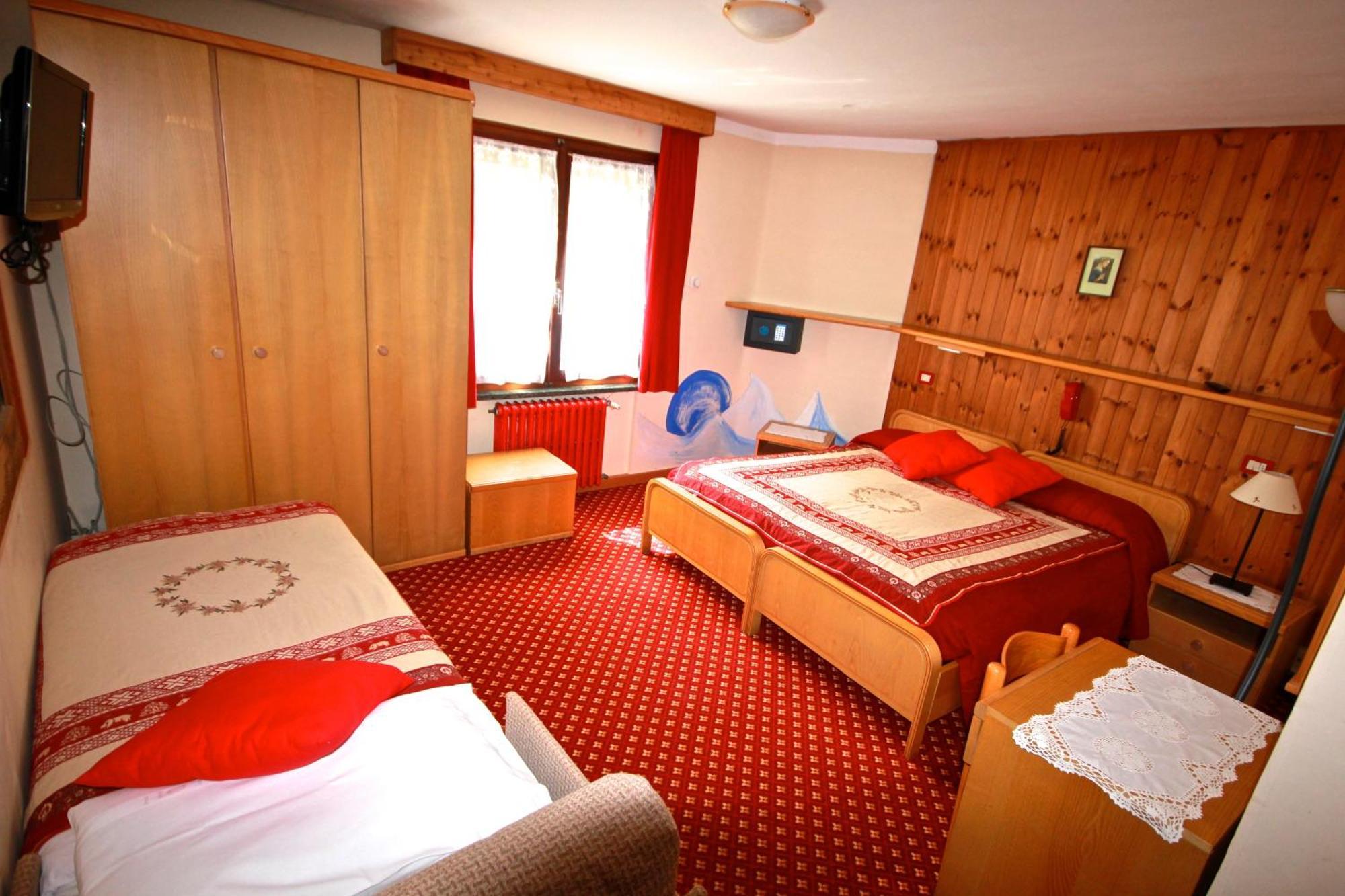 Apartments Suites Lac Bleu Breuil-Cervinia Exterior photo